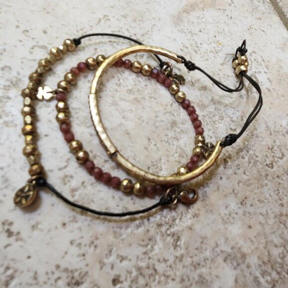 Lucky Brand Set of Three Vintage Bracelets - Picture 3 of 9